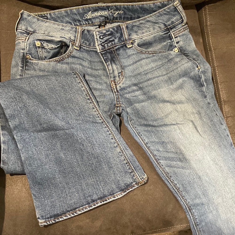 Woman’s American Eagle Jeans - Size 8 Short